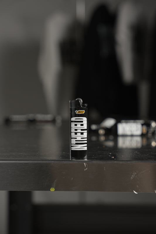IN THE FIELD Lighter